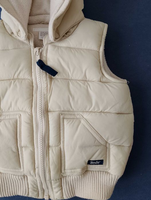 H&M. Markowy bezrękawnik dziecięcy.