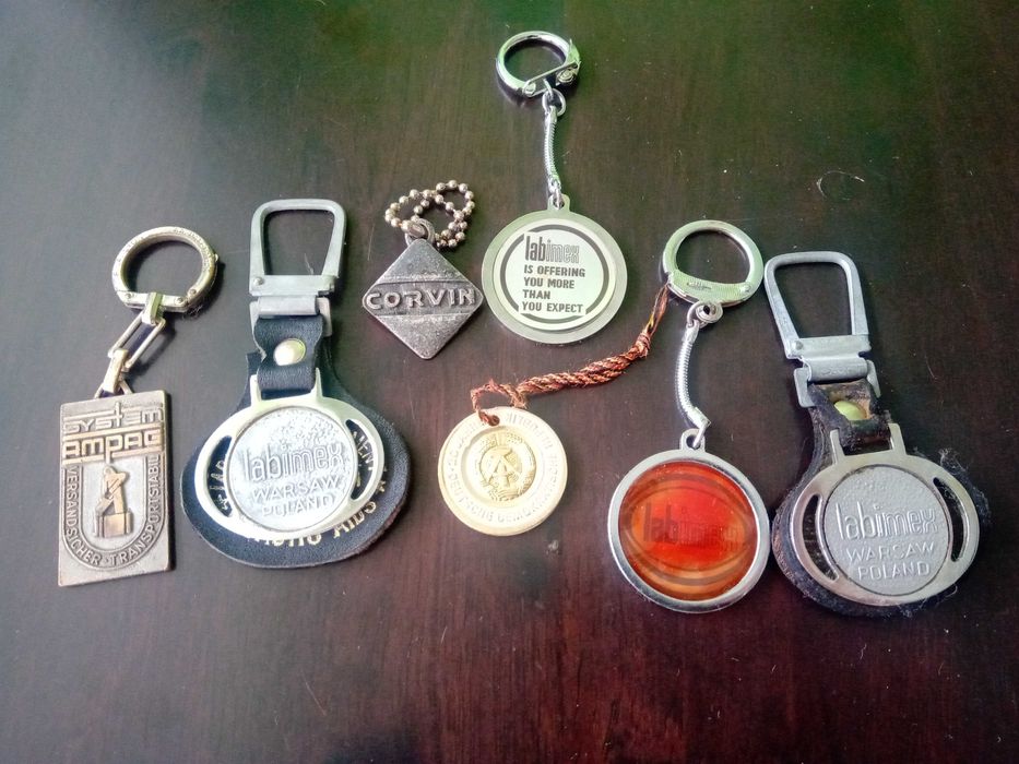 Brelok PRL 7szt. Labimex, Ampag, Corvin, 30-lecie Republiki Niemiec