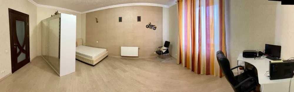 Продам 2-поверховий будинок   біля метро Студентська,308м2(код +5324)