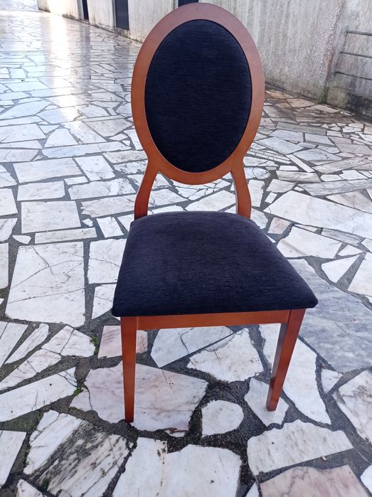 Mesa de Sala e Cadeiras