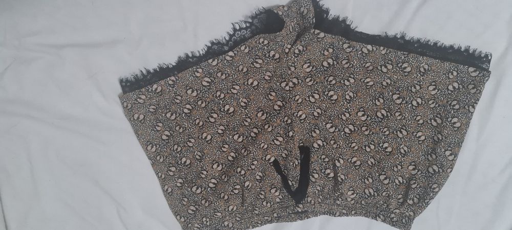 Calções de renda morgan