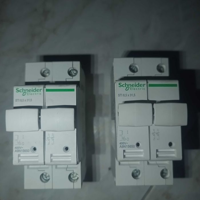 Новые Разъединители Предохранителей Schneider Electric STI,2P,20A,8x31