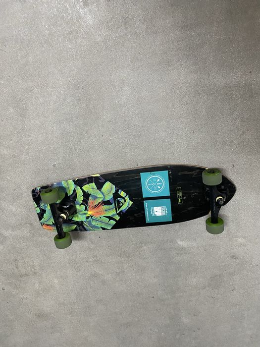 Skate carver (surfskate carver) da Quicksilver em muito bom estado