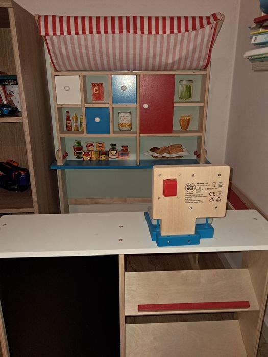 Sklepik drewniany + kasa