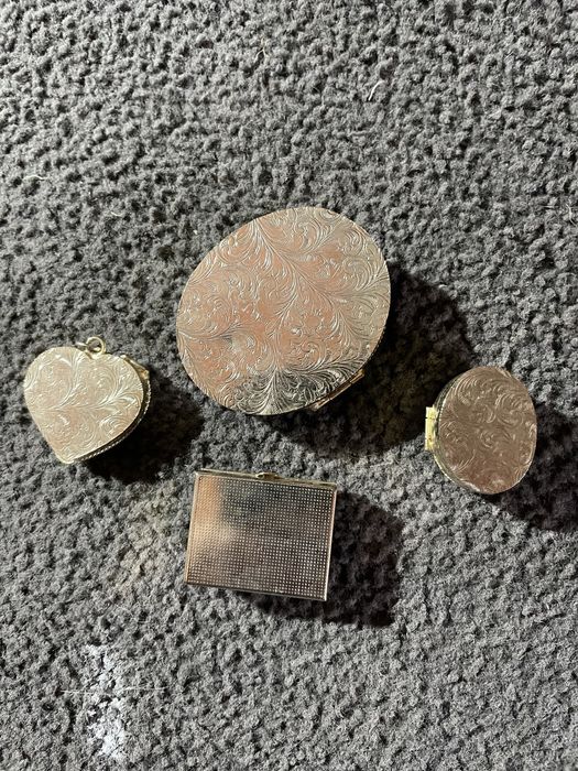 4 caixas vintage para medicamentos joias etc em estado novo