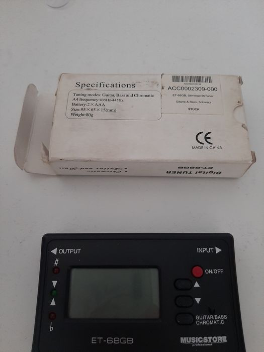 Tuner metronom ET 68GB Diggital Tuner do gitary