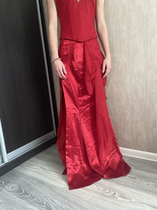 Довга випускна сукня