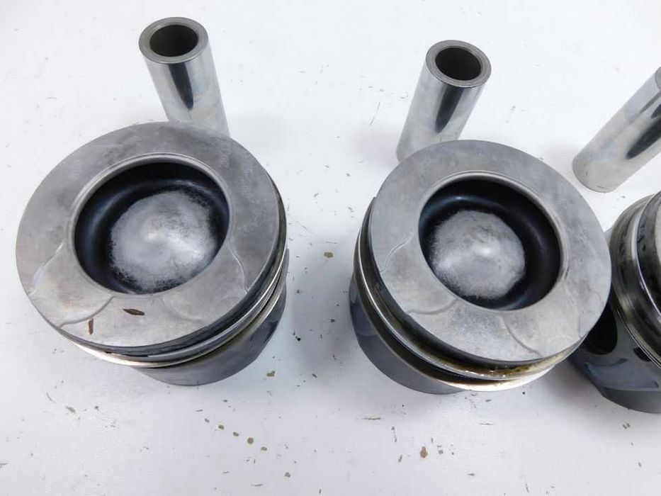 Tłok tłoki 2.0 HDI TDCI EURO5 Ford Peugeot Citroen C5 III S-Max Kuga II