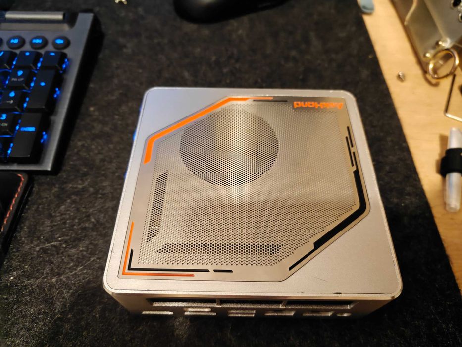 Mini PC Ryzen 7  7735H Radeon 680M thunderbolt 4 + 16GB DDR5 512GB M2