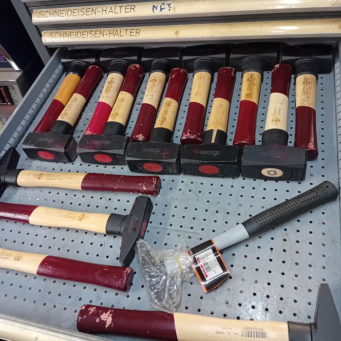 Młotki ślusarskie narzędzia warsztatowe