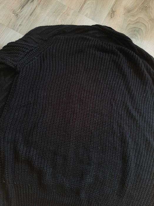 Czarny sweterek, Pull&Bear, rozmiar M