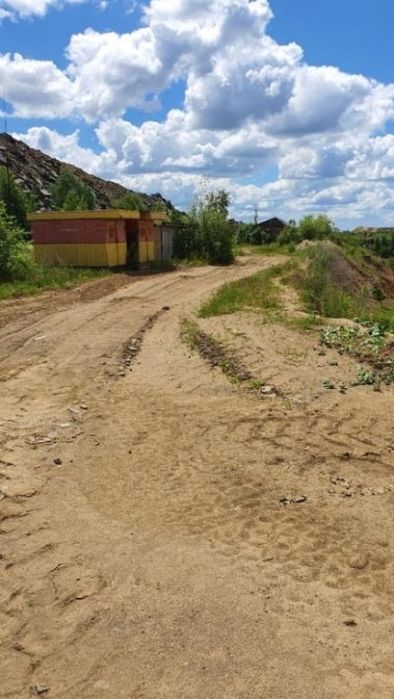 Діючий кар’єр габро з власним парком техніки та інфраструктурою
Діючий