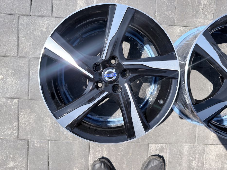 5x108 18 Volvo R- design V60 Xc60 xc40 v40  swieżo  po regeneracji