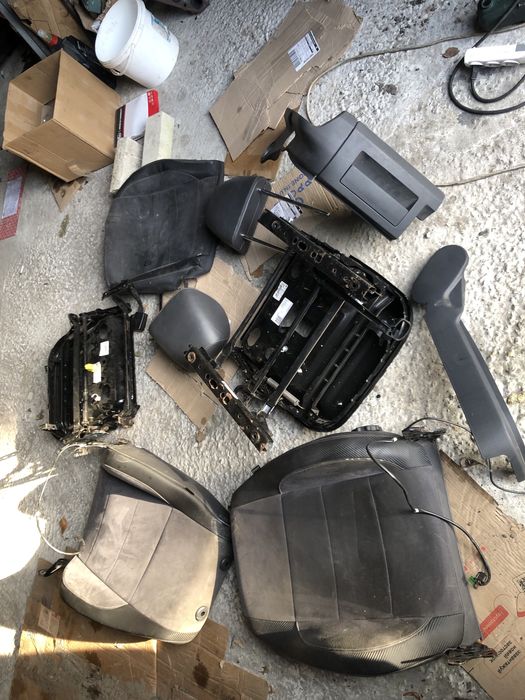 Сиденья, салон на фольцваген амарок Volkswagen Amarok