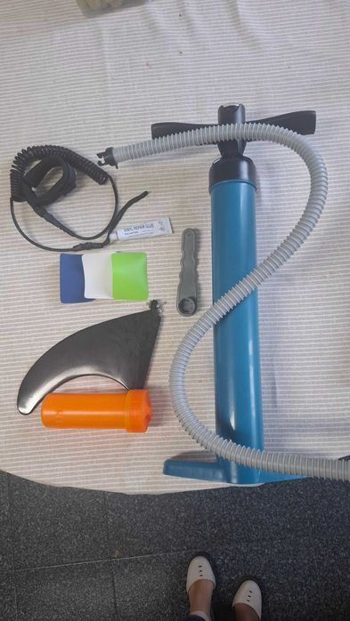 Prancha SUP insuflável + Pagaia + Mala Transporte + Kit reparação + Bomba enchimento