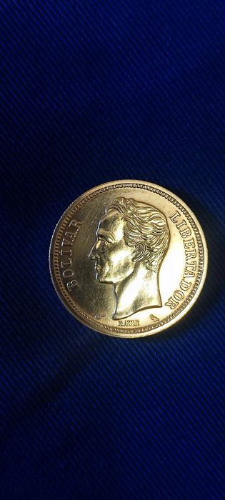 Срібна монета 1 болівар