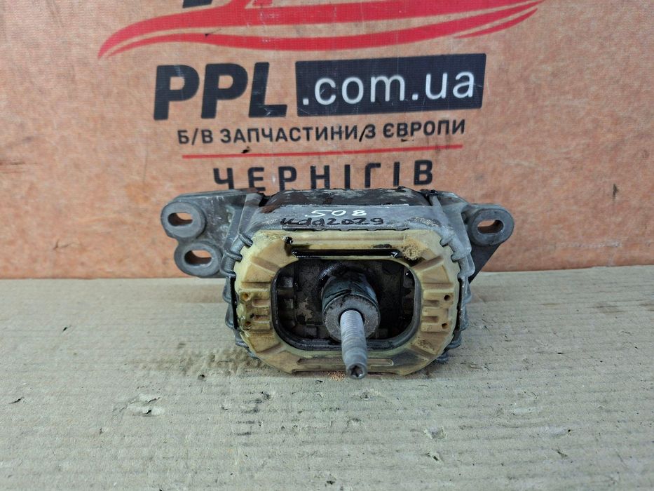 Peugeot 508 I 2010-2018 кронштейн опора подушка двигателя 9670282280