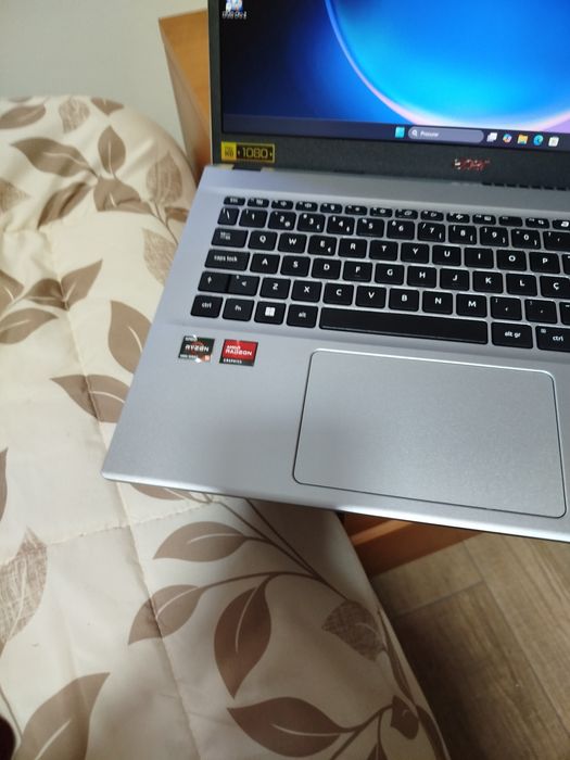 Acer aspire go 15 rzyen 5625u/16 gb ram/512 gb disco