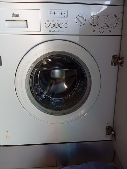 Máquina de lavar roupa de encastrar TEKA