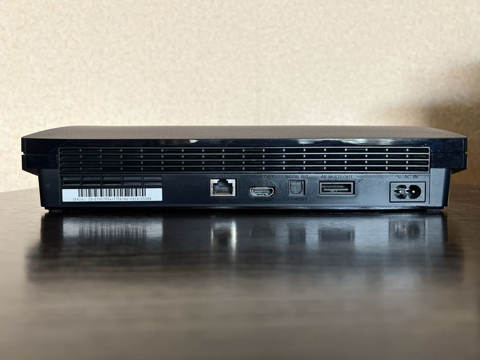 Play Station 3 Slim + 4 геймпади + ігри