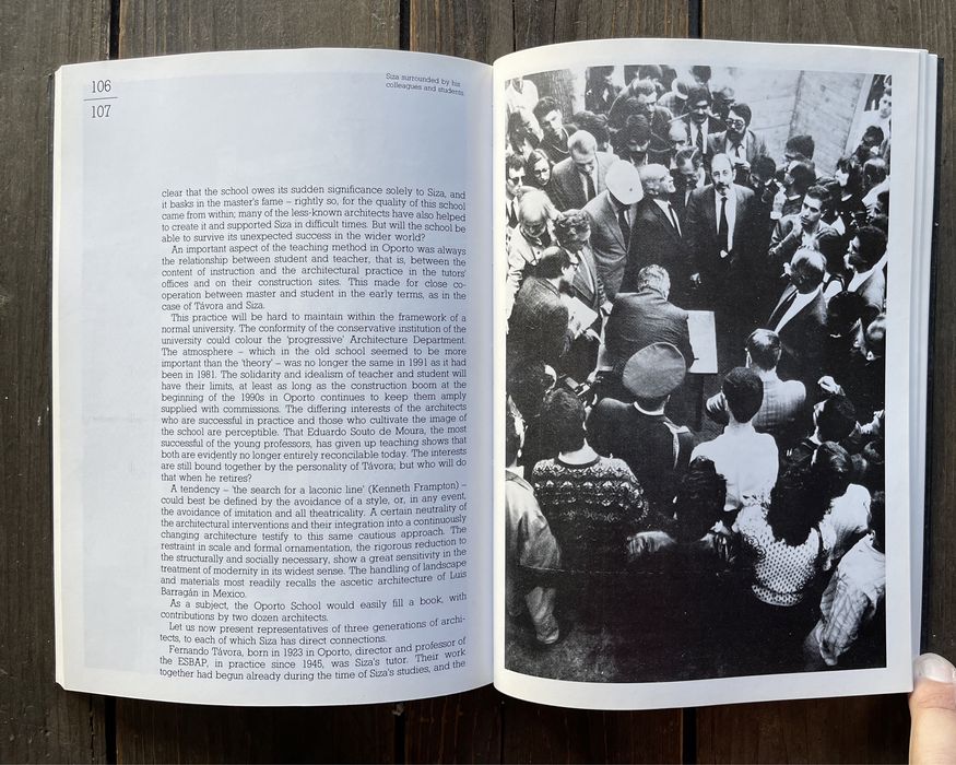 Livro Álvaro Siza ( edição inglesa ) 1995 - Livro Raro - 144 páginas.