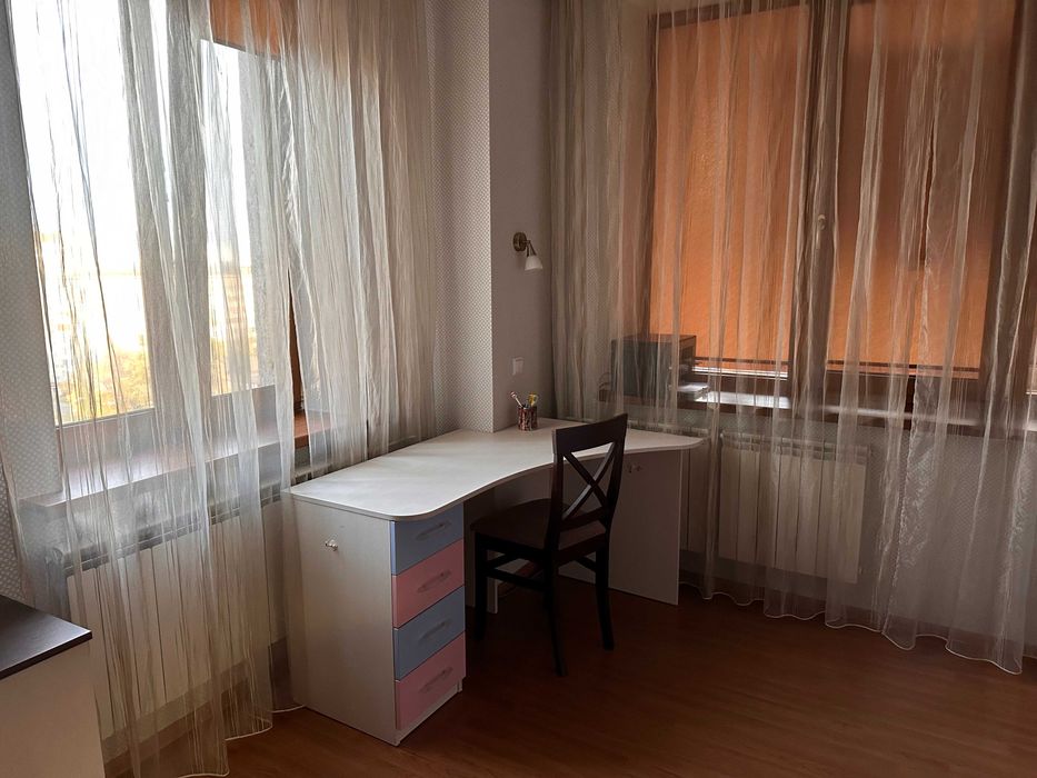 Квартира двокімнатна в Києві подобово