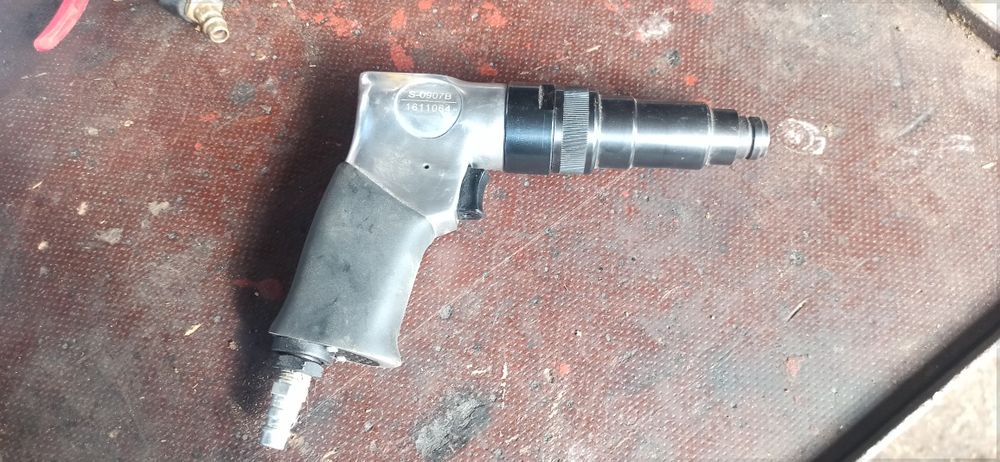 Wkrętarka Zakrętarka pneumatyczna ze sprzęgłem Satra Jak Nowa