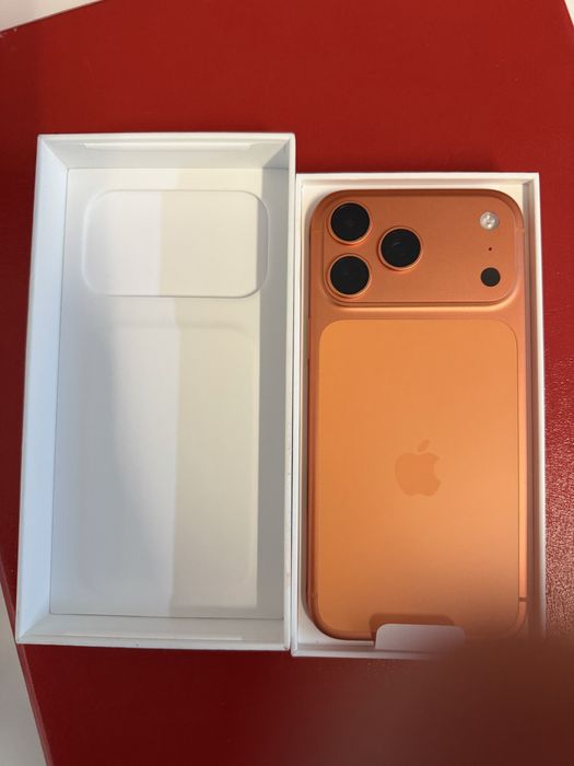 Iphone 17 pro max laranja Novo .