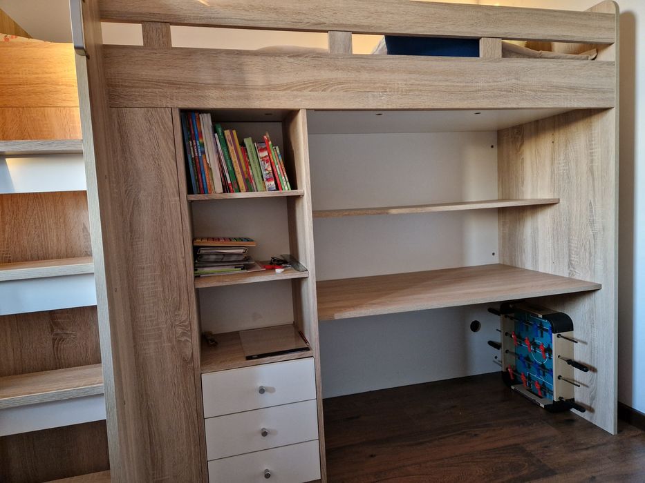 Łóżko piętrowe z z materacem