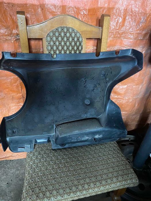 VW T4 транспортер кришка двигуна.