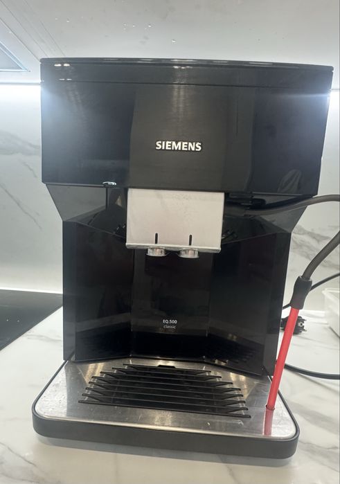 Топова кавомашина Siemens Siemens EQ 500 TP503D04 Німеччина б/у