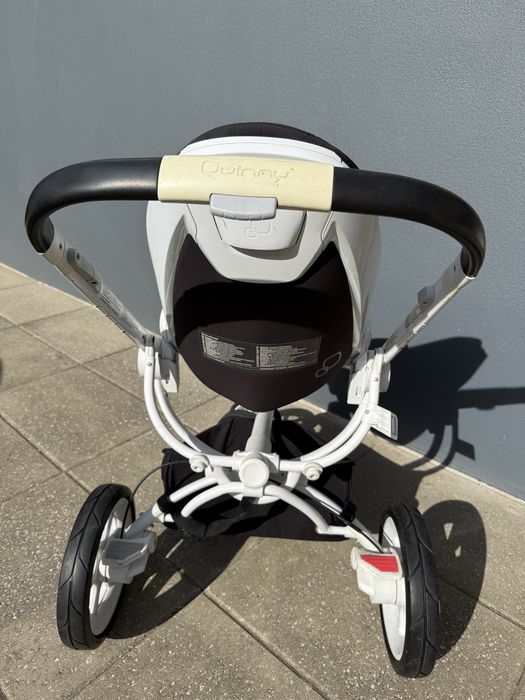 Carrinho Quinny e cadeira de passeio