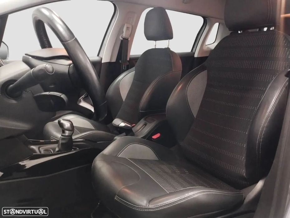 Peugeot 2008 1.2 PureTech Active foto 3