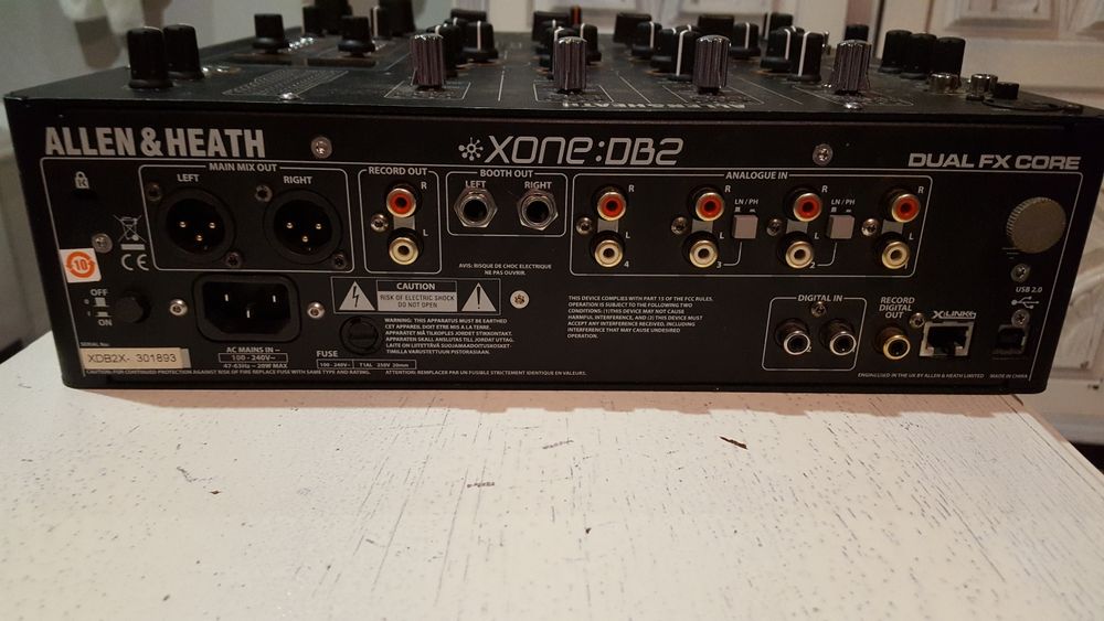 Mesa de mistura profissional Allen Heath db2