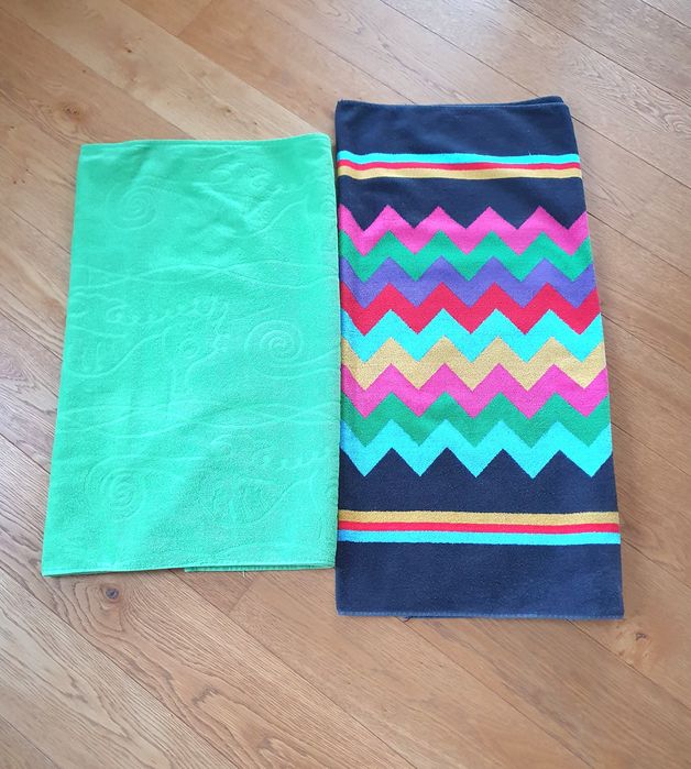 Dwa duże ręczniki kąpielowe plażowe