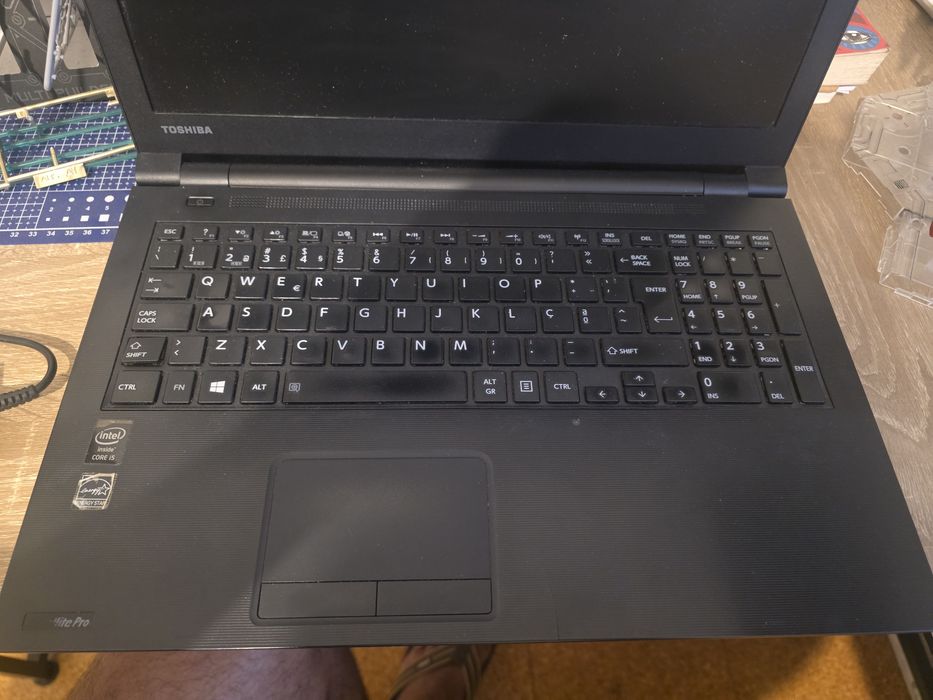 Portatil Toshiba i5, 12 gb, ssd 512