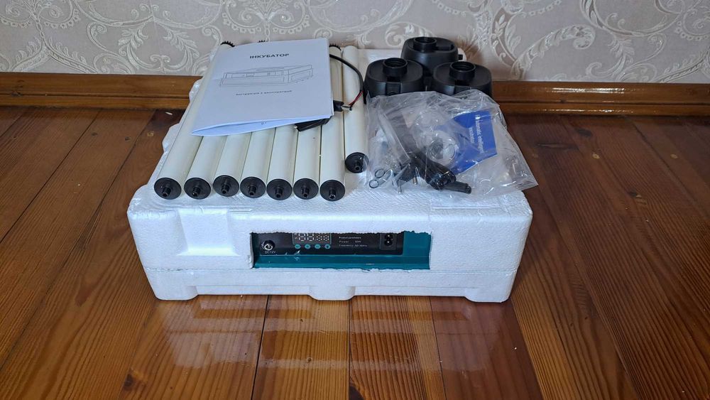 Інкубатор автоматичний 12/220 В до 48 яєць