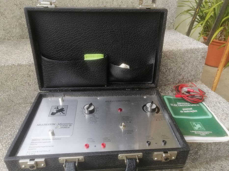 Mala de sistema electroterapêutico muito antiga