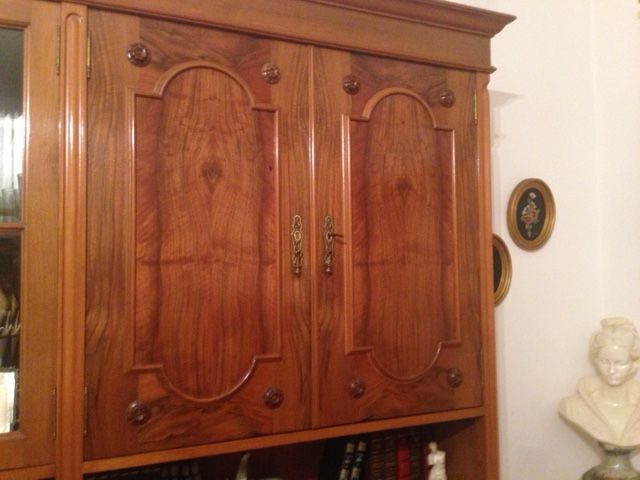 Móvel de sala em mogno