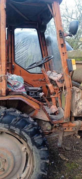 Продам трактор  Т16