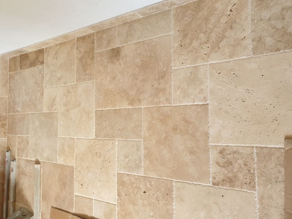 Creme travertino... piso ou parede