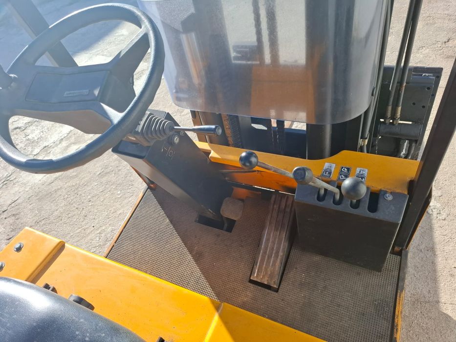 Empilhador elétrico Jungheinrich