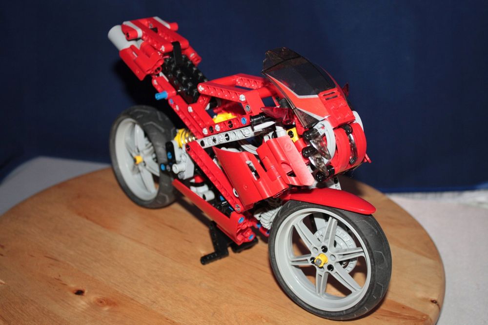 Lego Technic 8420 Uliczny ścigacz