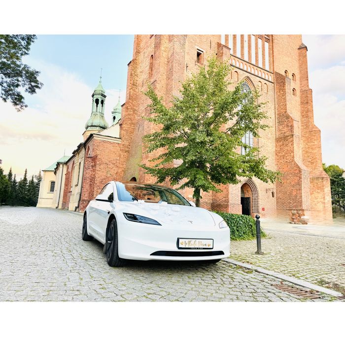 Auto do ślubu TESLA 3 model 2025 z kierowcą Poznań i okolice