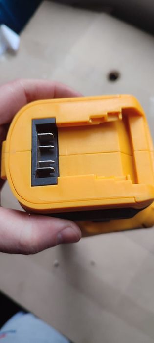 Акумуляторна ланцюгова пила