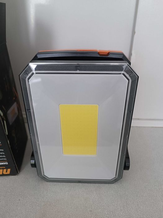 Lampa warsztatowa akumulatorowa NITEO 20V MAX 2150 Im