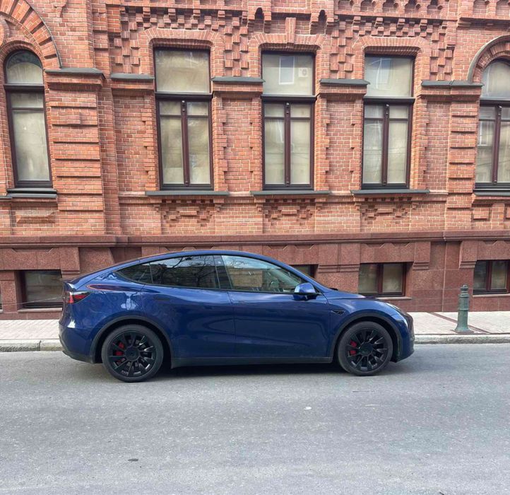 Tesla Y 2021 Long range