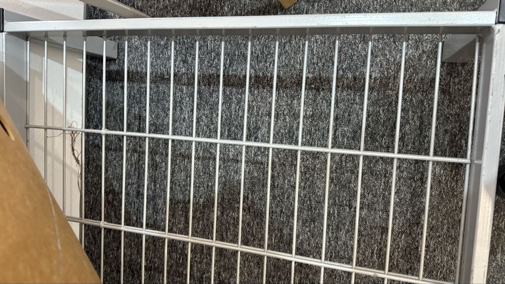 Metalowe łożka z materacem