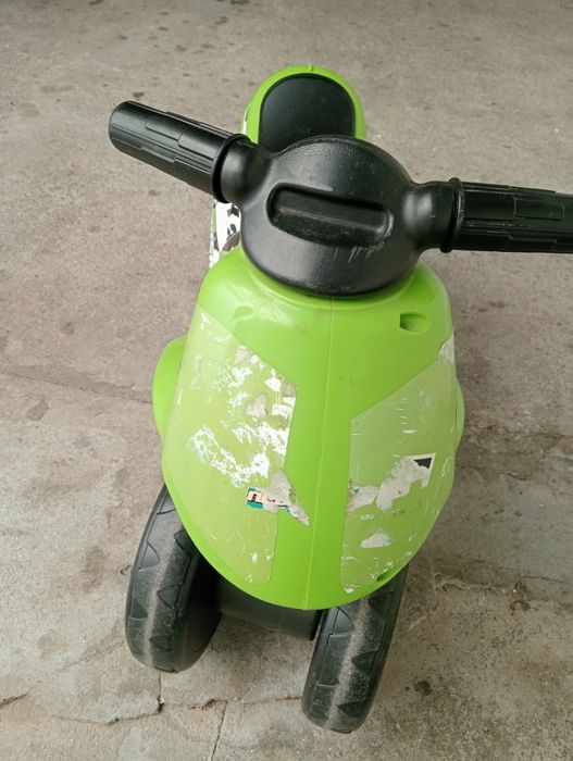 Carro e mota de brincar