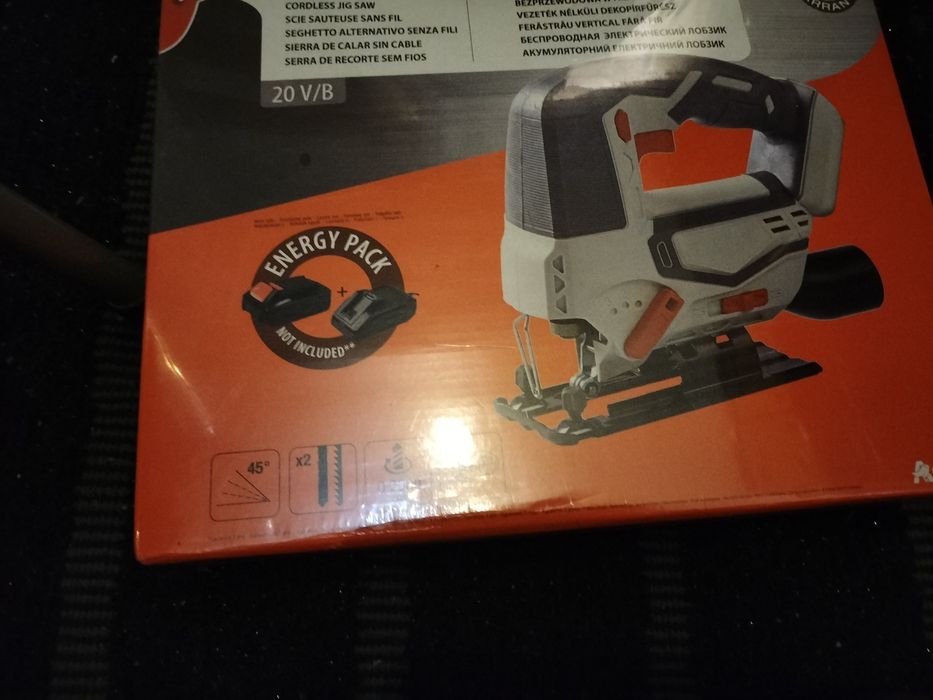 Serra de corte sem fios  (Auchan)